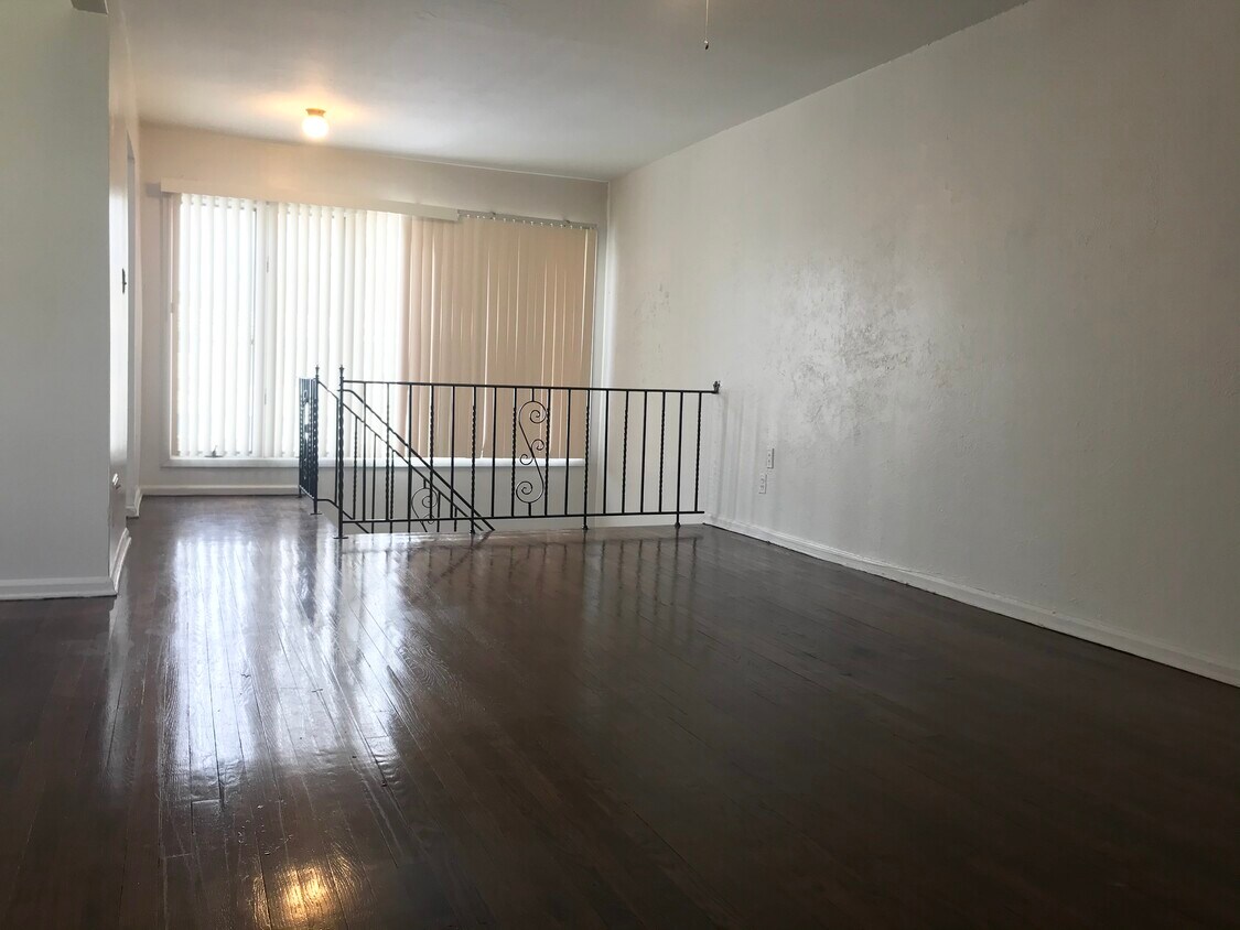 Primary Photo - 14964 257th St