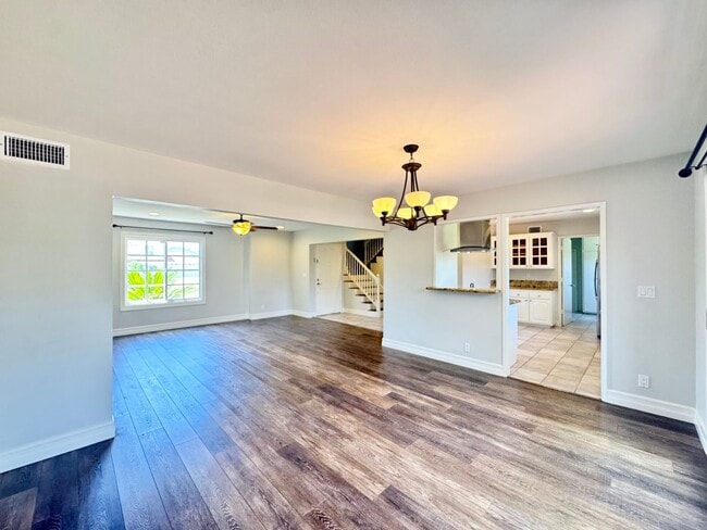 Building Photo - Beautiful 5B/2.5BA Home With Office Locate...