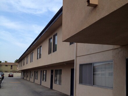 Foto del edificio - 6804 Walker Ave
