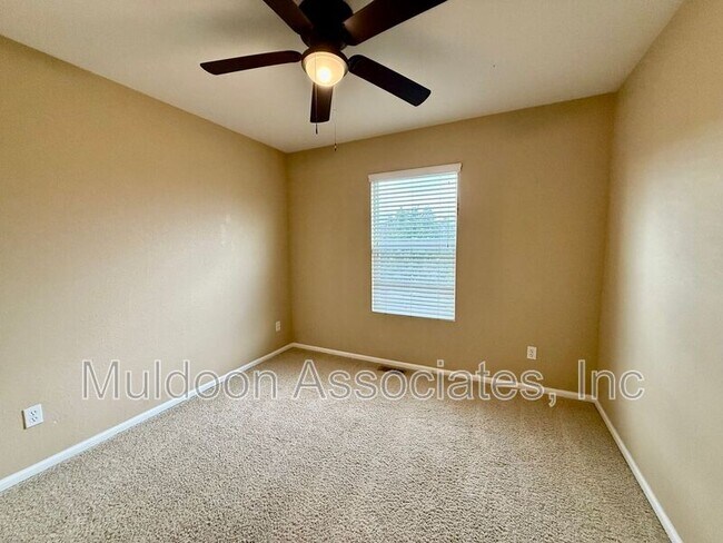 Foto del edificio - 2512 Sierra Springs Dr