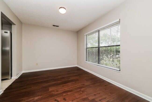 Foto del edificio - 2303 Willow Branch Ave