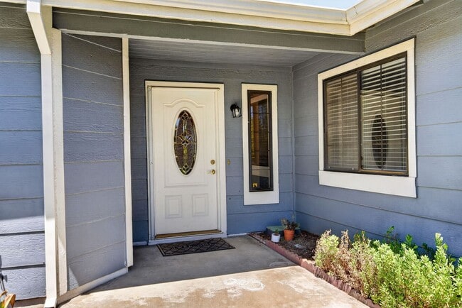 Foto del edificio - 4109 Yukon Way