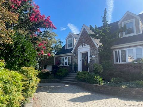 Foto principal - 214 Covert Ave