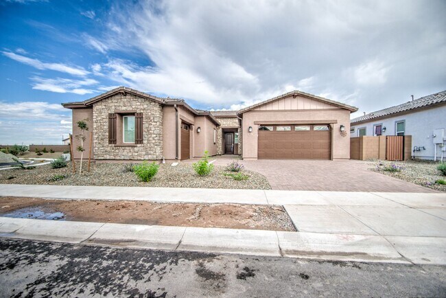 Photo - NEW 4 Bedroom home in Phoenix!