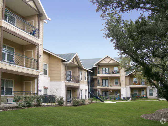 Building Photo - Legacy Oaks Apartments