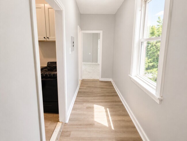 Foto del edificio - 233 Littleton Ave
