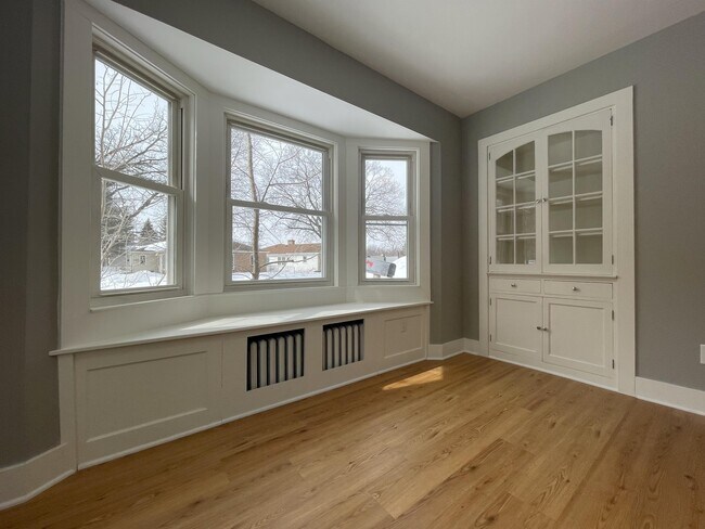 Foto del edificio - 4059 Brunswick Ave S
