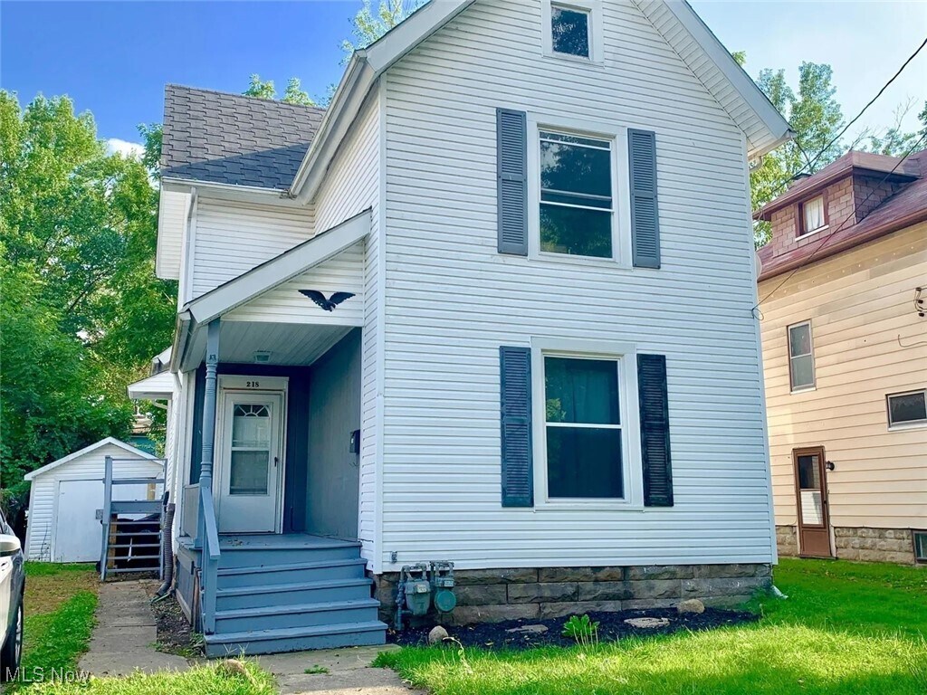 218 Gates Ave Elyria, OH 44035 – photo 1