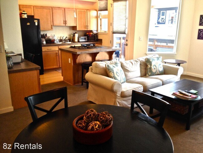 Foto del edificio - 2 br, 2.5 bath House - 2870 E. College Ave...