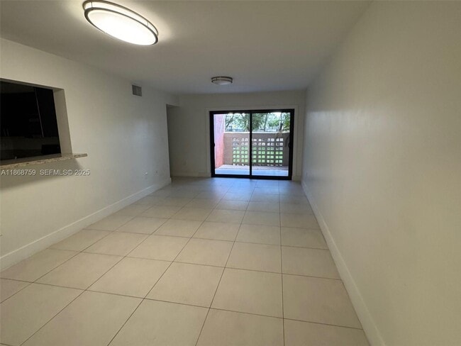 Foto del edificio - 10245 NW 9th St Cir