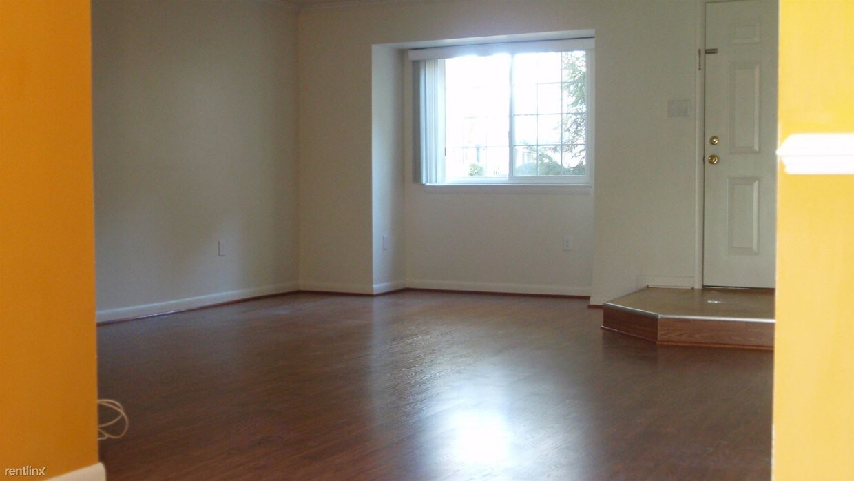 Primary Photo - 3 br, 2 bath House - 44 Stoney Point Ct