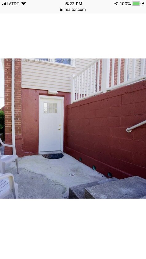 Primary Photo - 813 West Ave