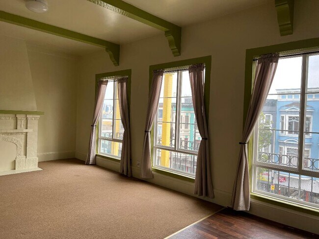 Building Photo - 876 Valencia St