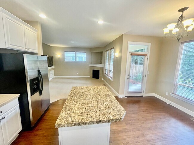 Foto del edificio - Well Appointed, Open Floor Plan 3-bedroom, 2.5-bathroom home in Beaverton