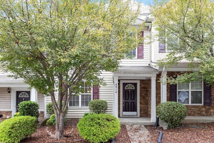 Primary Photo - Beautiful Durham Town Home For Rent