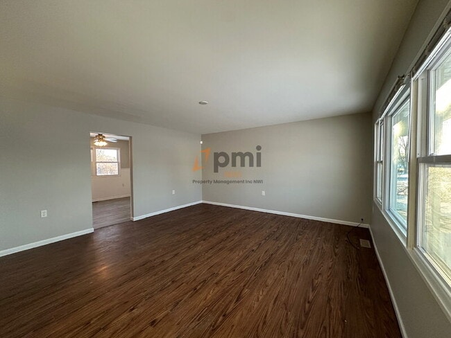 Building Photo - 333 Midway Dr