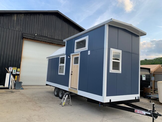 Building Photo - Incredible Tiny Home for Rent!