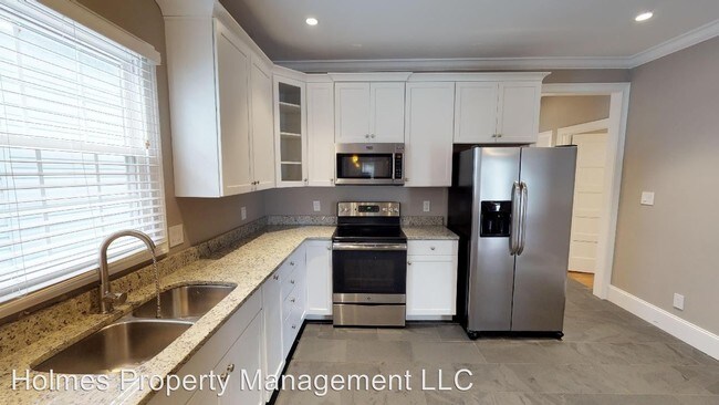 Building Photo - 207 16th St