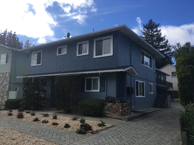 Photo - 922 Academy Ave Apartment