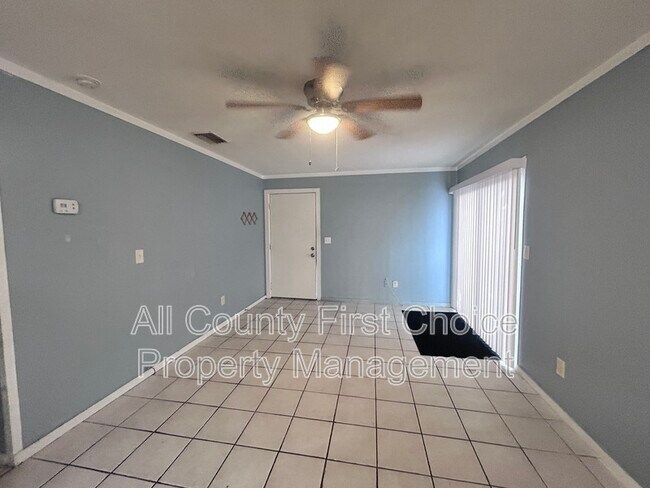 Foto del edificio - 613 1st Ave NE