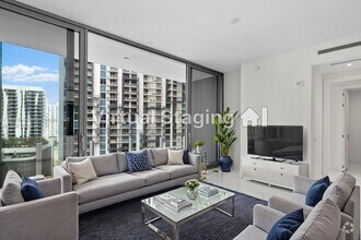 Building Photo - 300 Biscayne Blvd Way