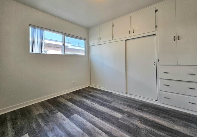 Foto del edificio - 9335 California Ave