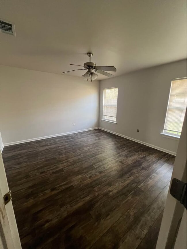 Building Photo - 14258 Woodlands Dr