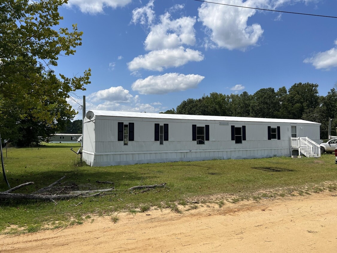 1357 Nicole St, Dillon, SC 29536 House Rental in Dillon, SC