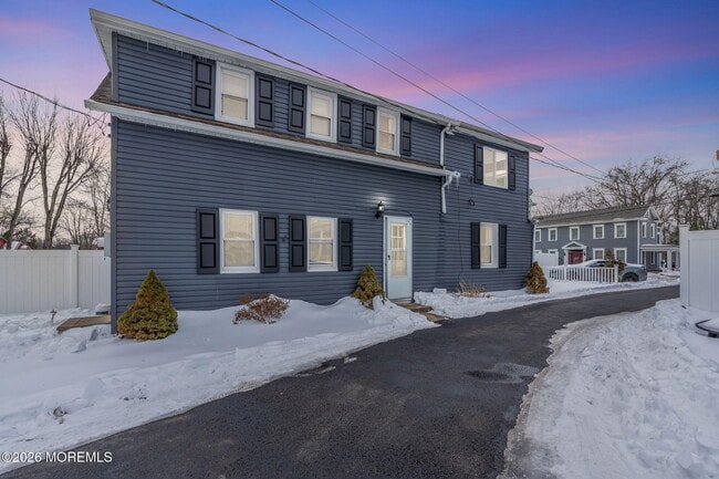 Foto del edificio - 12 Main St