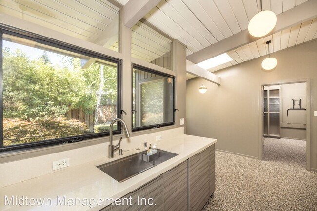 Foto del edificio - 5 br, 2 bath House - 4094 Ben Lomond Dr