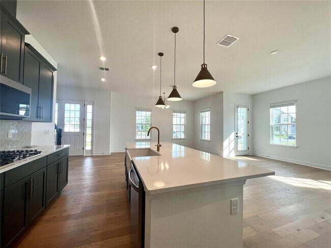 Building Photo - 7565 Estuary Lk Lp