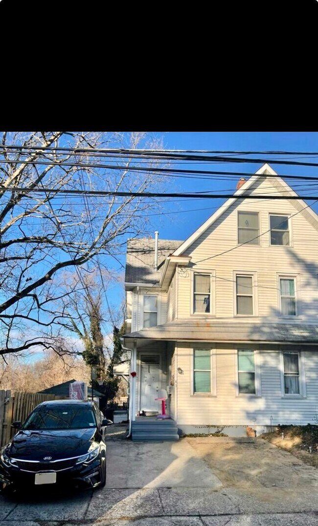 Building Photo - 41 Ridge Ave