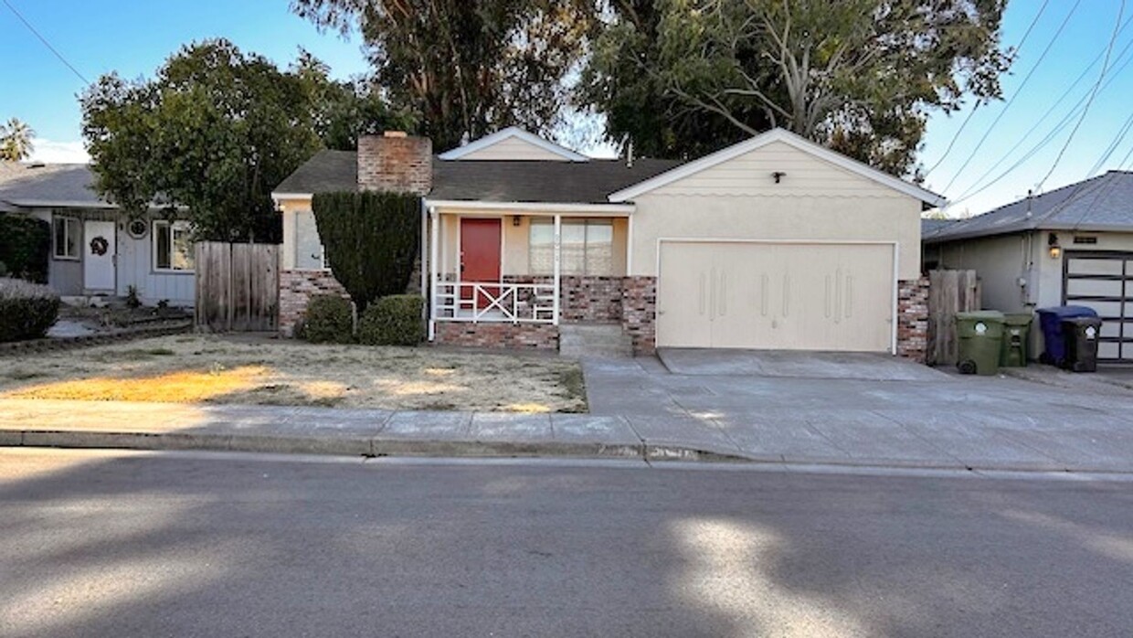 Primary Photo - Castro Valley 3 bedroom HOUSE