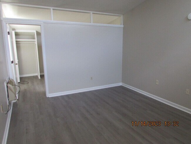 Building Photo - 360 N Magnolia St