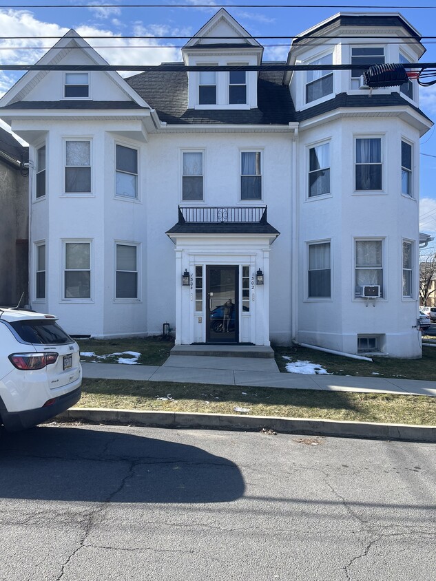 Foto principal - 1304 Marion St