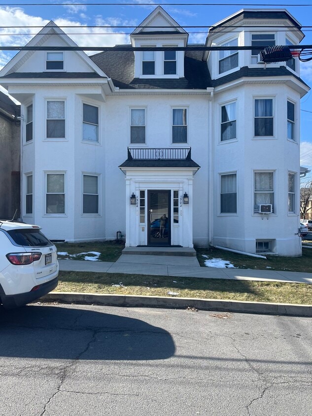 Primary Photo - 1304 Marion St
