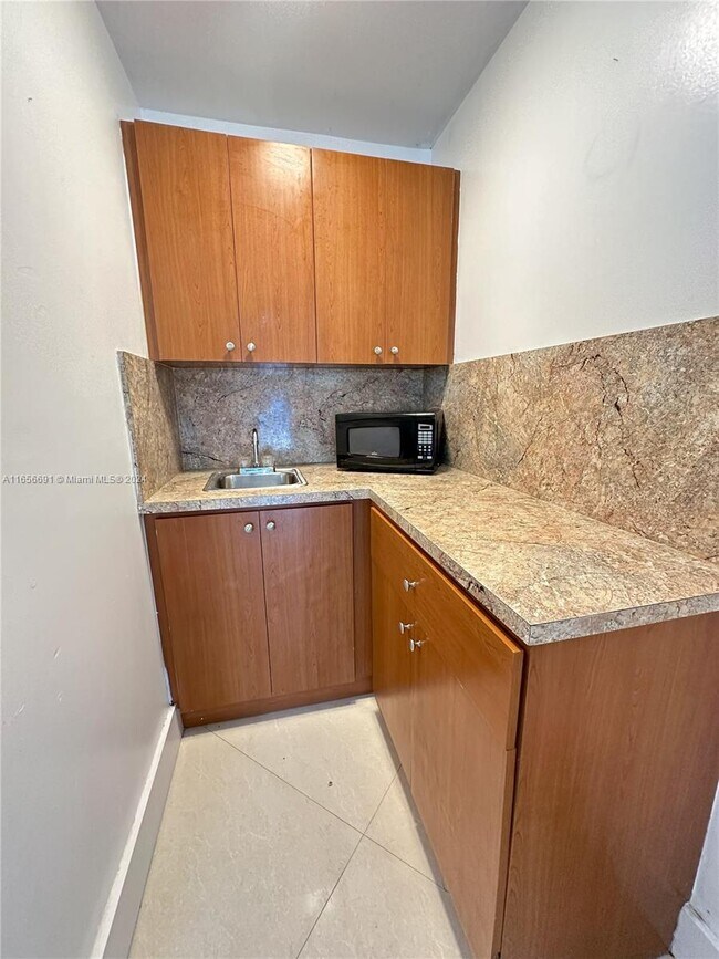 Foto del edificio - 7850 SW 132nd Ave