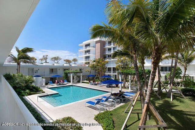 Piscina - 100 Worth Ave