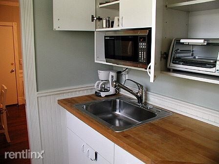 Building Photo - 118 University Ave