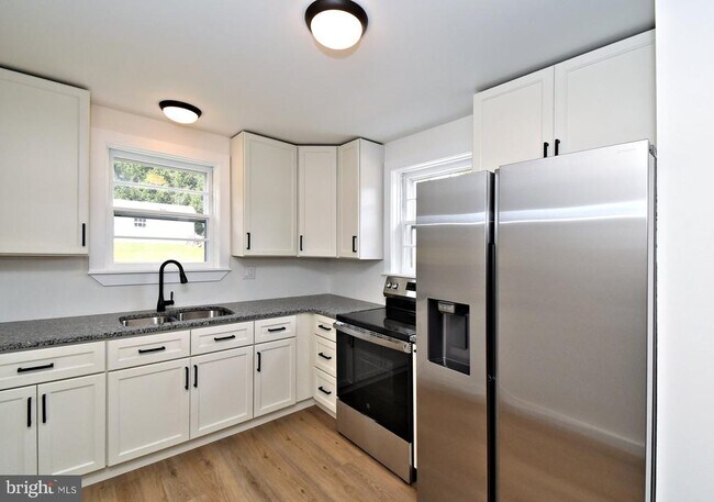 Foto del edificio - 4776 Old Easton Rd