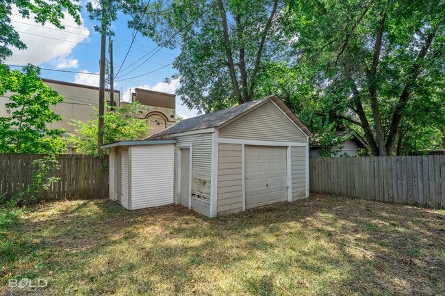 Building Photo - 411 Rutherford St