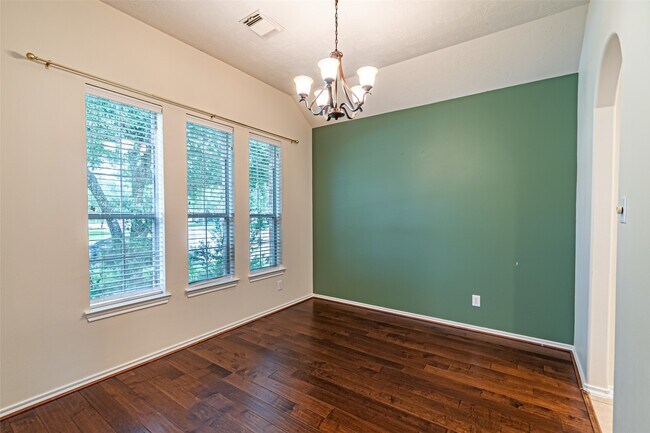 Foto del edificio - 17911 Serene Shore Dr