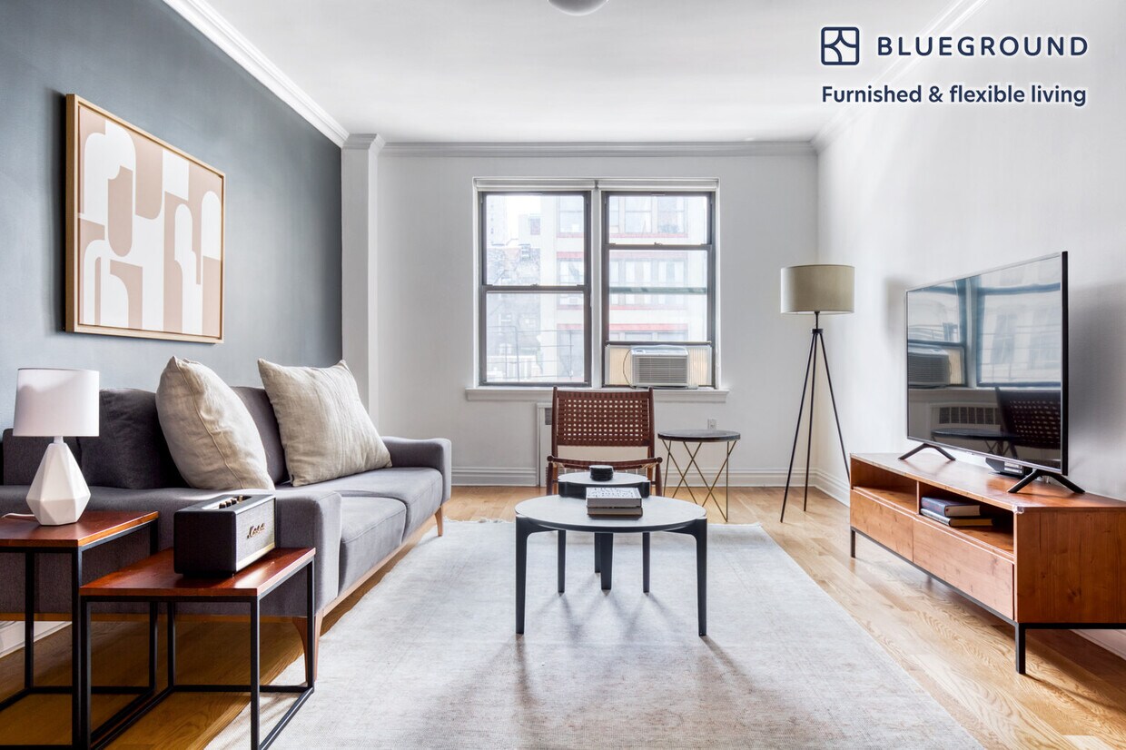 Foto principal - 108 W 15th St