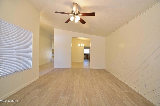 Foto del edificio - 5570 W Becker Ln