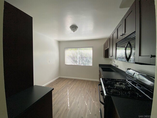 Foto del edificio - 2254 1/2 Garnet Ave