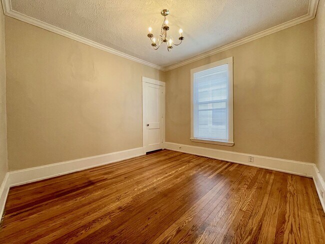 Foto del edificio - 240 Prospect Ave NE
