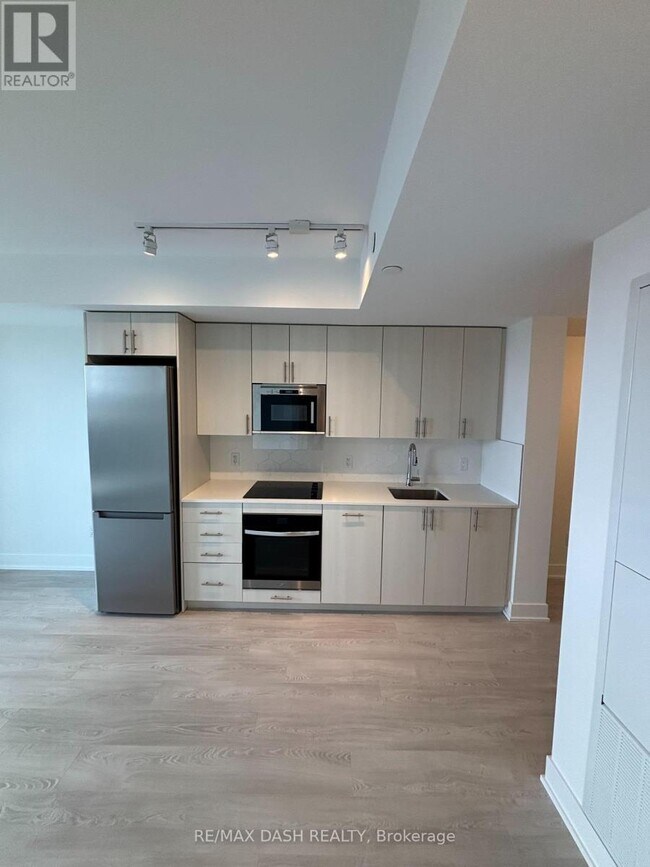 Photo du bâtiment - 2425-2425 Simcoe St N