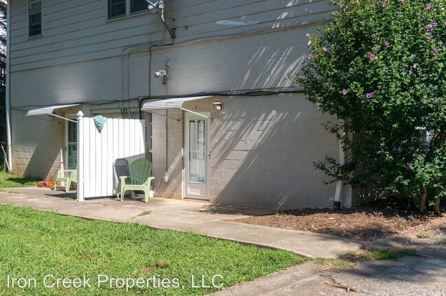 Building Photo - 1 br, 1 bath Apartment - 188 Edgewood Rd
