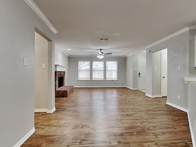 Building Photo - 3911 Honey