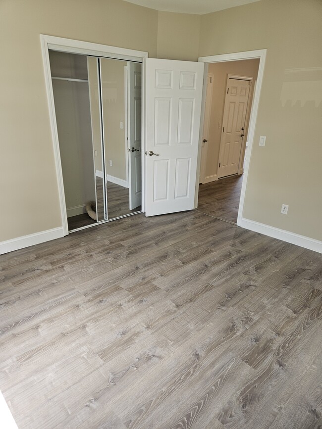 Building Photo - 15 Warsaw Ave